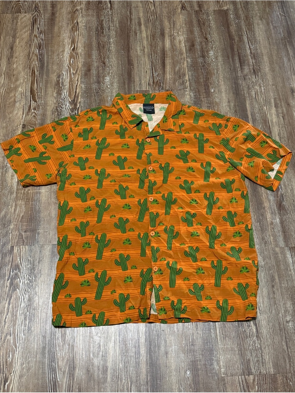 Bioworld Cactus All Over Print Button Down Shirt Men's Medium Lightweight Festiv